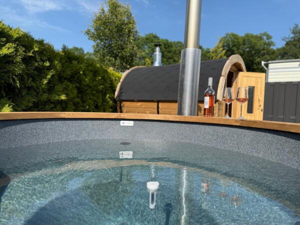 Pic_Sauna_Hottub2_3.jpg